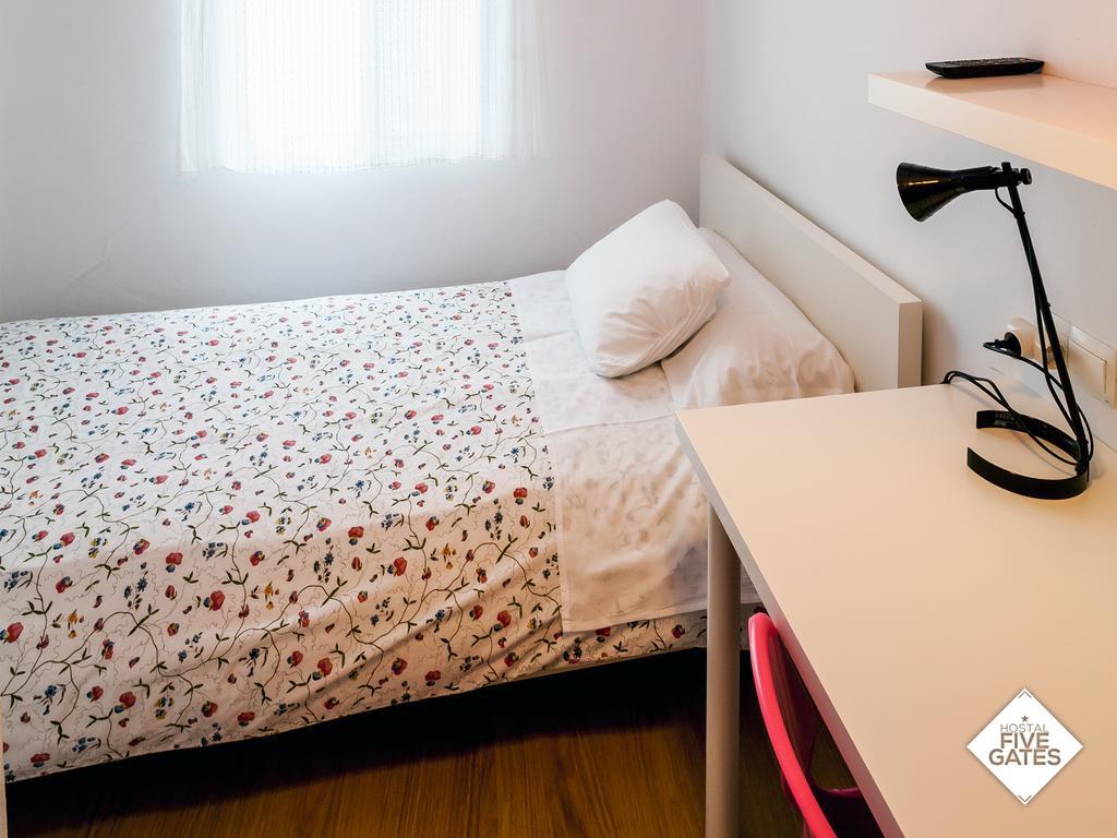 Hostal Five Gates أشونة المظهر الخارجي الصورة